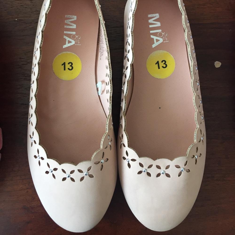 Peach girls flats